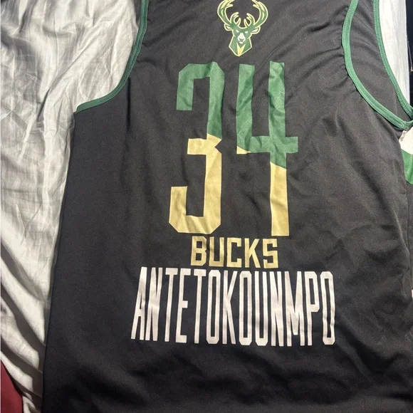 Giannis Antetokounmpo NBA Milwaukee Bucks M Black and Green Jersey - Picture 2 of 3
